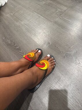 Beaded Swirl Leather Thong Sandals - Yellow & Red